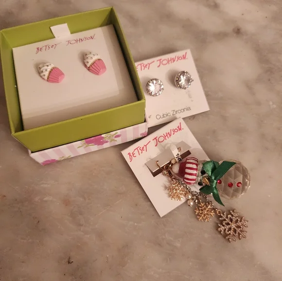 Lot Of Betsey Johnson Jewery - Picture 2 of 10